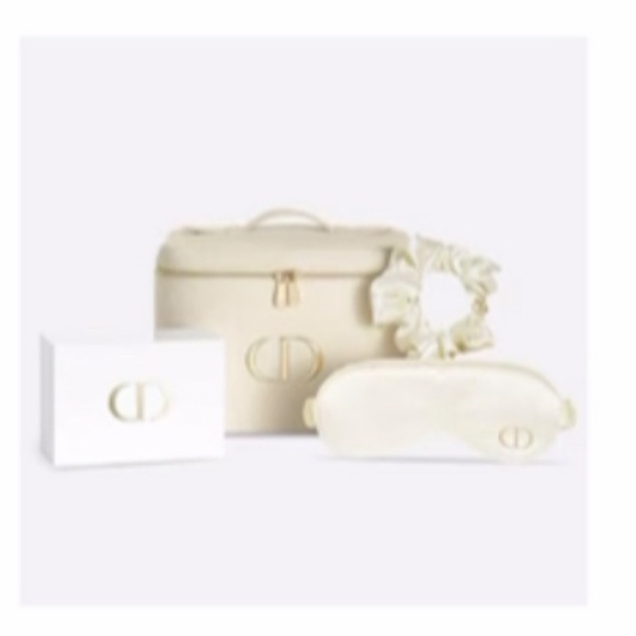 New in box absolutely stunning 4 piece Dior travel set⭐️VIP exclusive 💯 auth - Picture 1 of 12